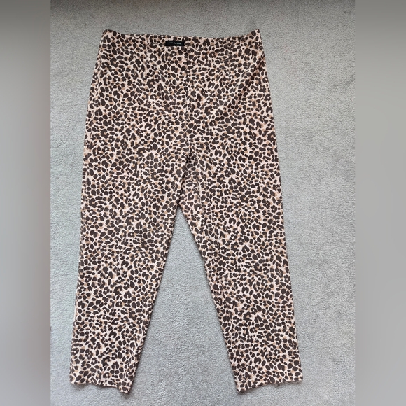 Ann Taylor Leopard Print Ankle Pants - Size 14 - Picture 2 of 6